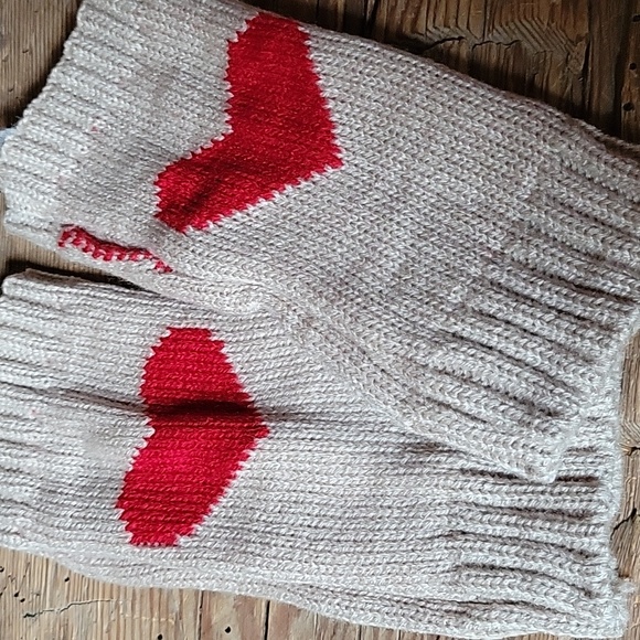SWEETHEART FINGERLESS GLOVES - Picture 5 of 7